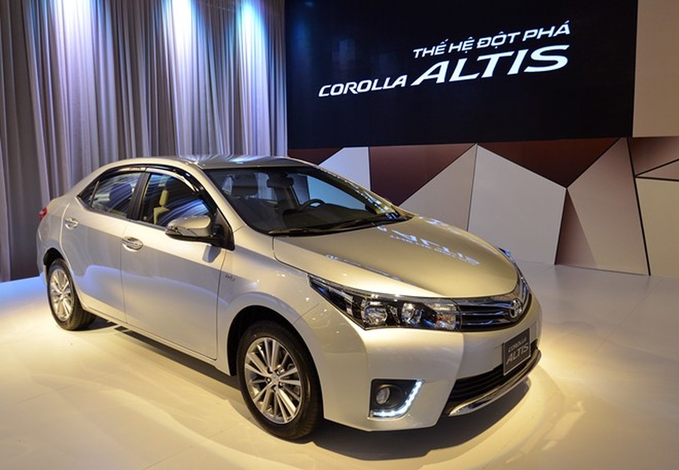 Toyota Corolla Altis Nền tảng hàng đầu cung cấp Cwin com năm 2015 giá ngang Vios mới