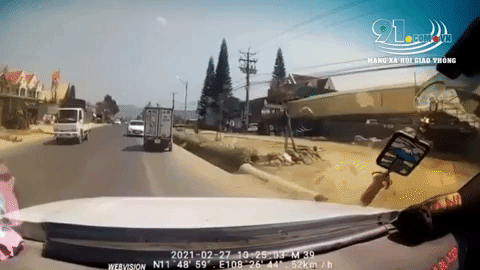 Xế hộp lấn làn gây tai nạn liên hoàn trên QL 20