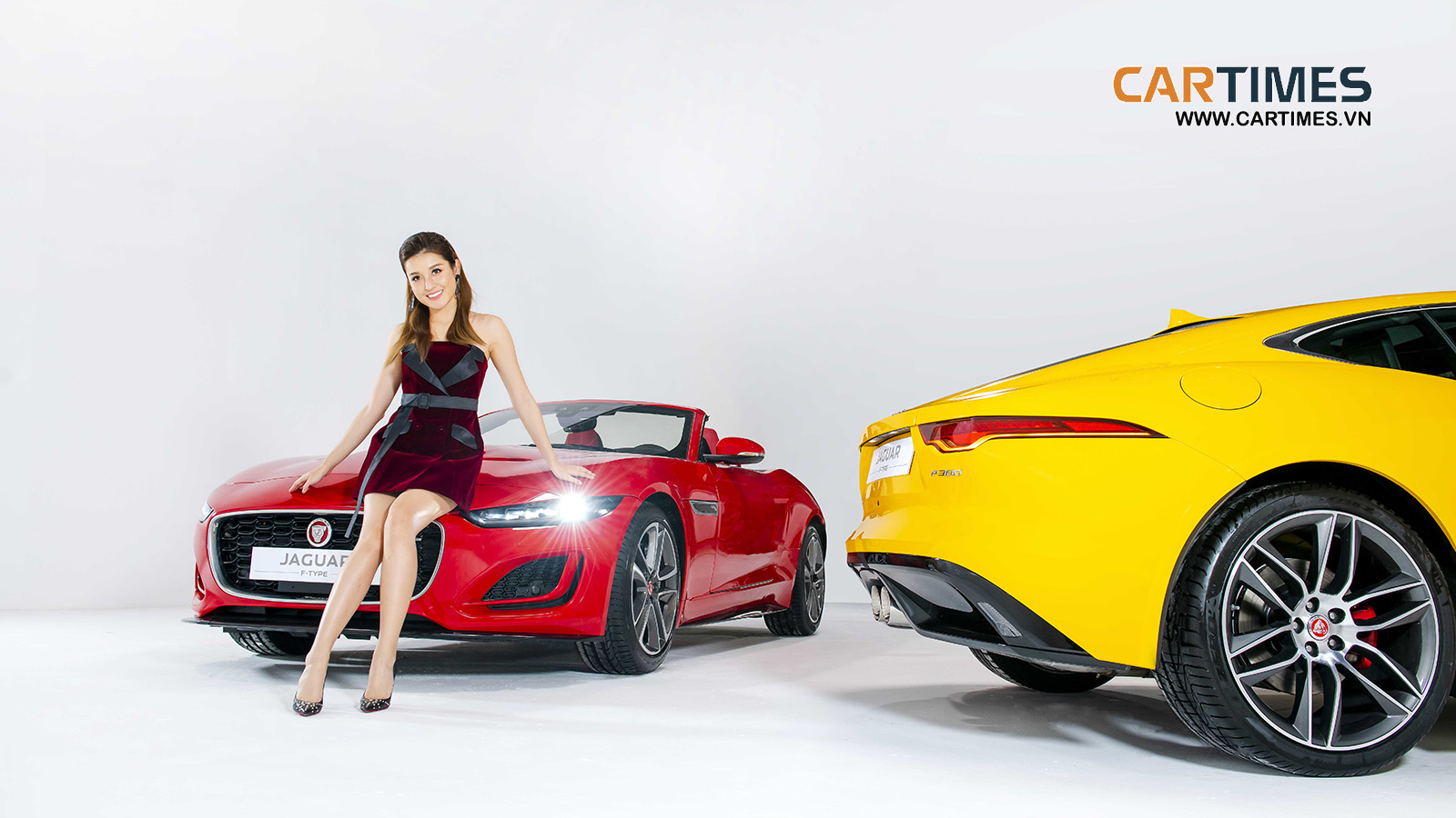 Á hậu Huyền My “thả dáng” cùng cặp đôi Jaguar F-TYPE mới