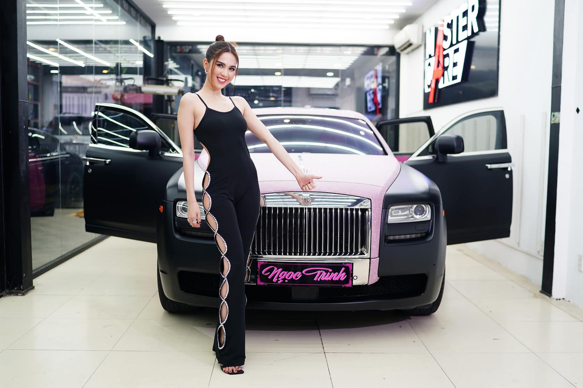 Ngọc Trinh sở hữu thêm Rolls-Royce Ghost, cá nhân hoá với gói độ 2 tỷ đồng