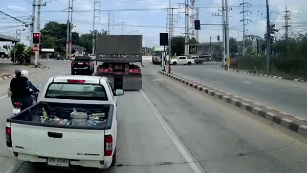 Xe tải mất lái