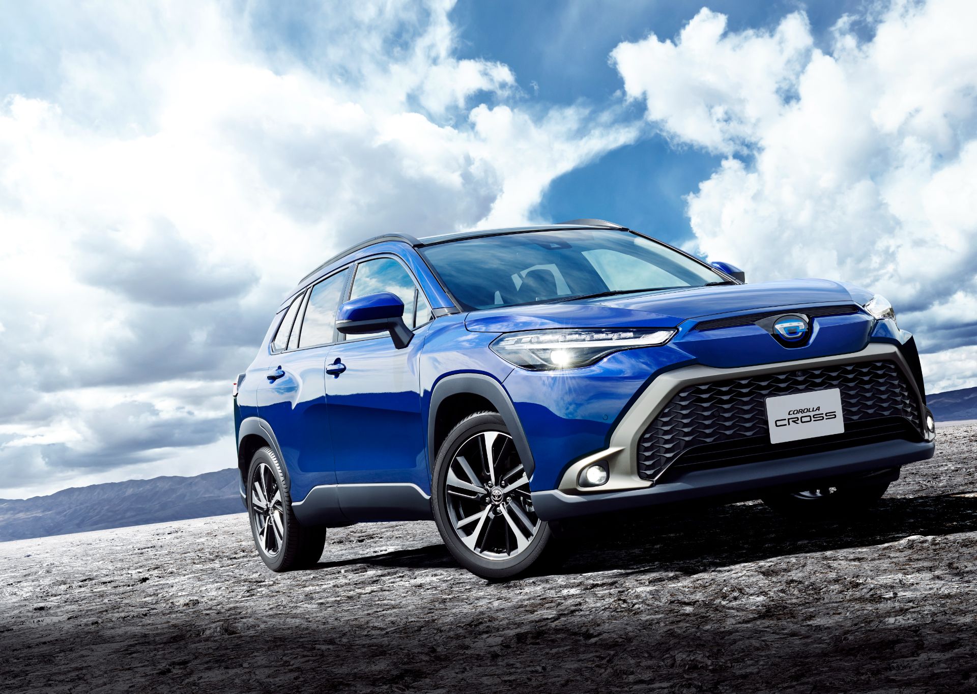 Toyota Corolla Cross 2022 trình làng tại quê nhà: nâng cấp ngoại hình, thêm trang bị