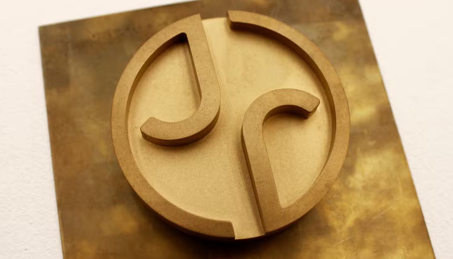 Thương hiệu Jaguar tái sinh với logo mới và những chiếc xe đắt đỏ nhất lịch sử