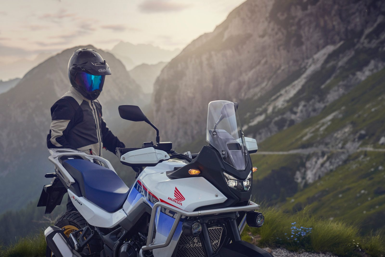 Honda giới thiệu loạt xe mô tô phân khối lớn tại Việt Nam