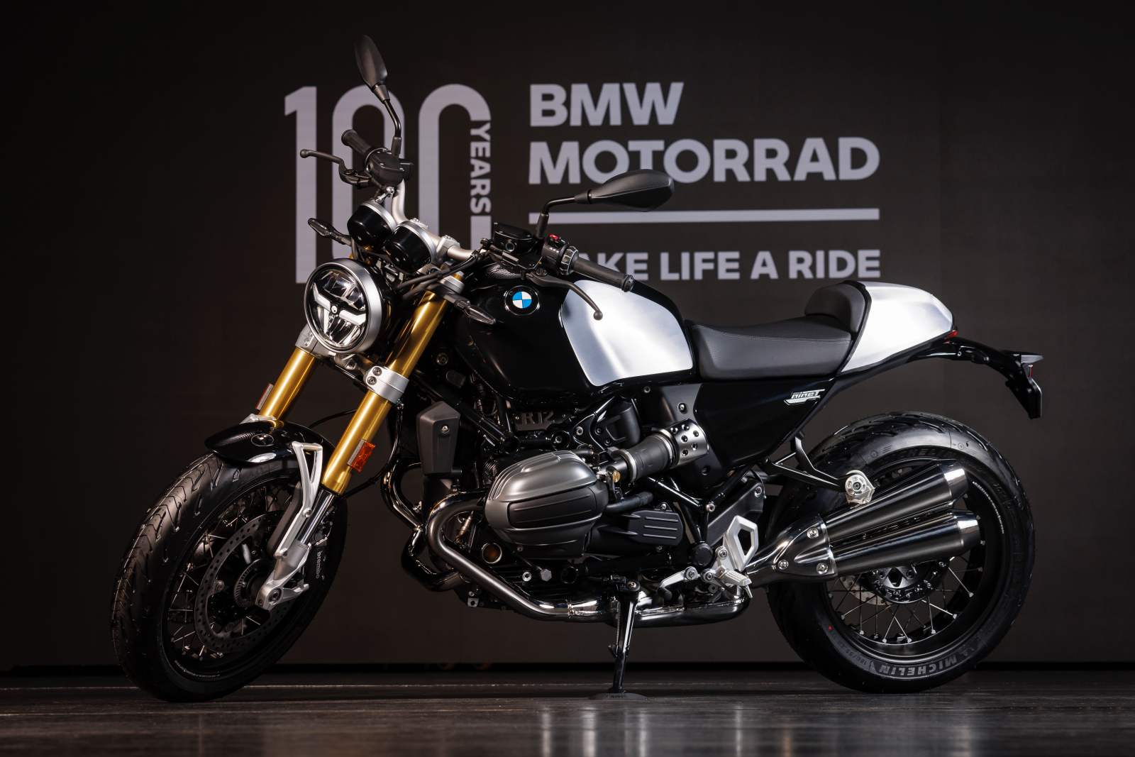 Mẫu mô tô “khủng” BMW R 12 nineT ra mắt Việt Nam