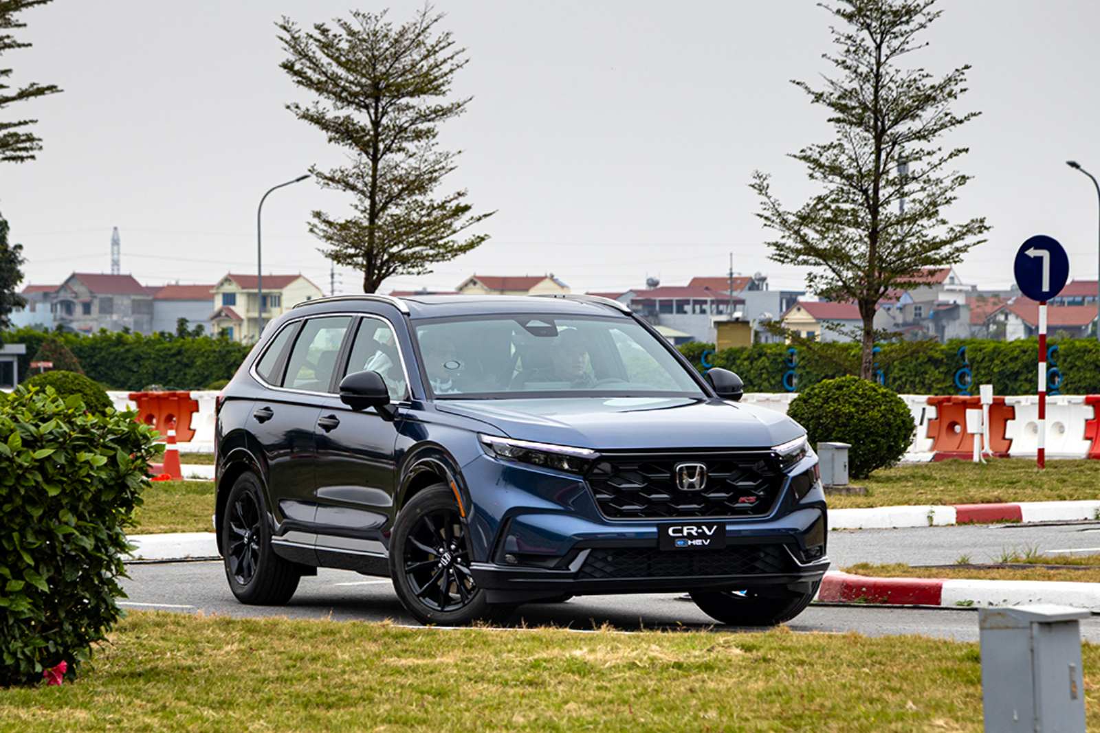 Honda CR-V e:HEV lắp ráp tại Việt Nam “chốt” giá, từ 1,170 tỷ đồng