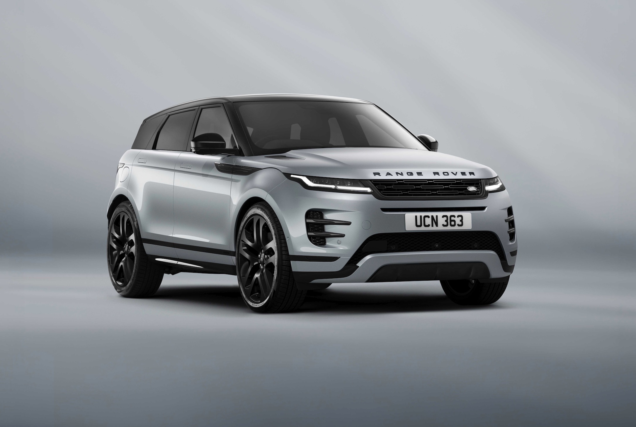 Range Rover Evoque nâng cấp công nghệ và thiết kế, giá từ 2,969 tỷ đồng tại Việt Nam