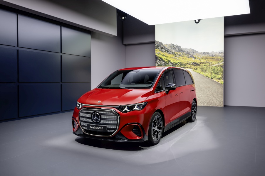 Mercedes VLE 2026: Minivan hạng sang chạy điện mới