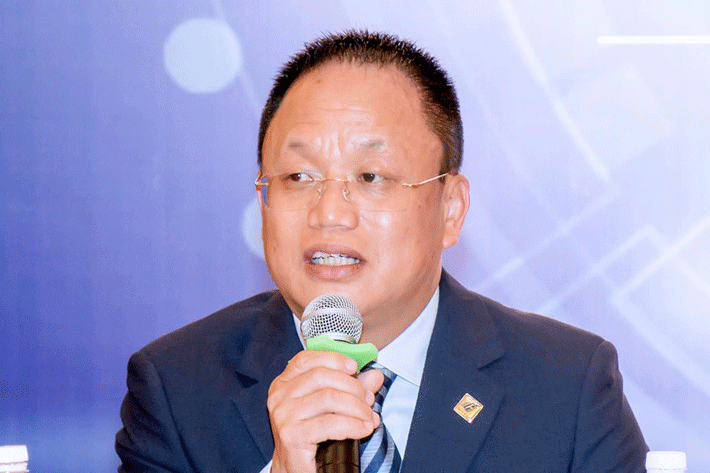 Chủ tịch CLB Doanh nhân Sao đỏ Nguyễn Cảnh Hồng chia sẻ: “Doanh nhân Sao Đỏ đời… 2019 phải đậm chất sáng tạo của CWIN được cấp phép hợp pháp bởi PAGCOR và Freeport hiện đại và khát vọng vươn lên”.