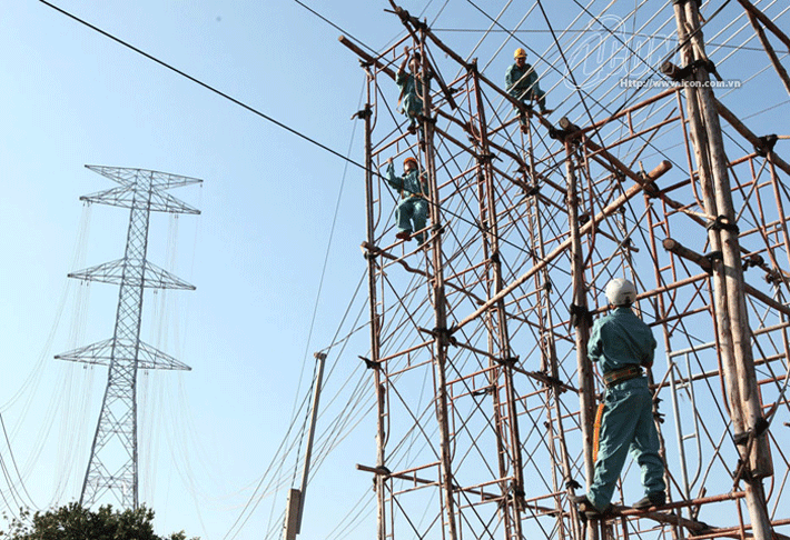 Kéo dây qua huyện Chư Prông, tỉnh Gia Lai trên công trường 500kV Pleiku-Mỹ Phước-Cầu Bông