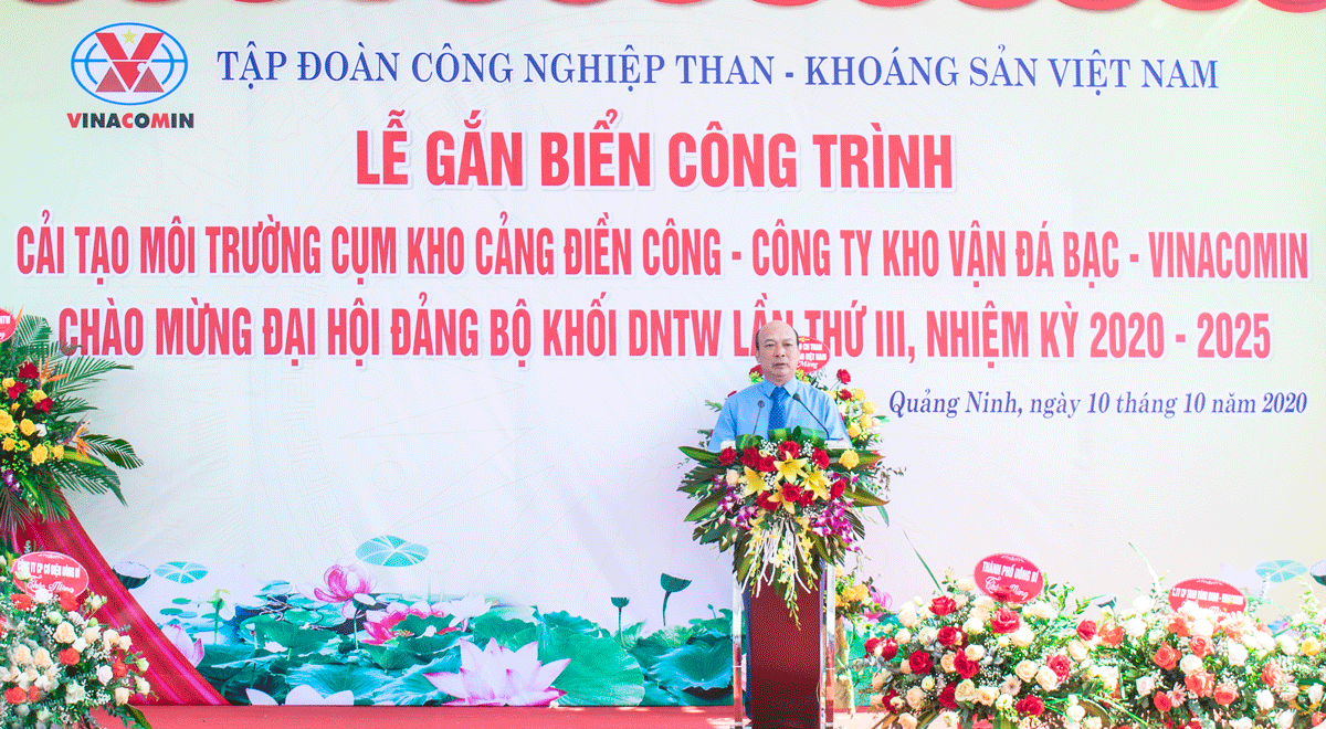 Gắn biển công trình chào mừng Đại hội Đảng bộ Khối Cwincom hiện đang mở Trung ương lần thứ III, nhiệm kỳ 2020-2025