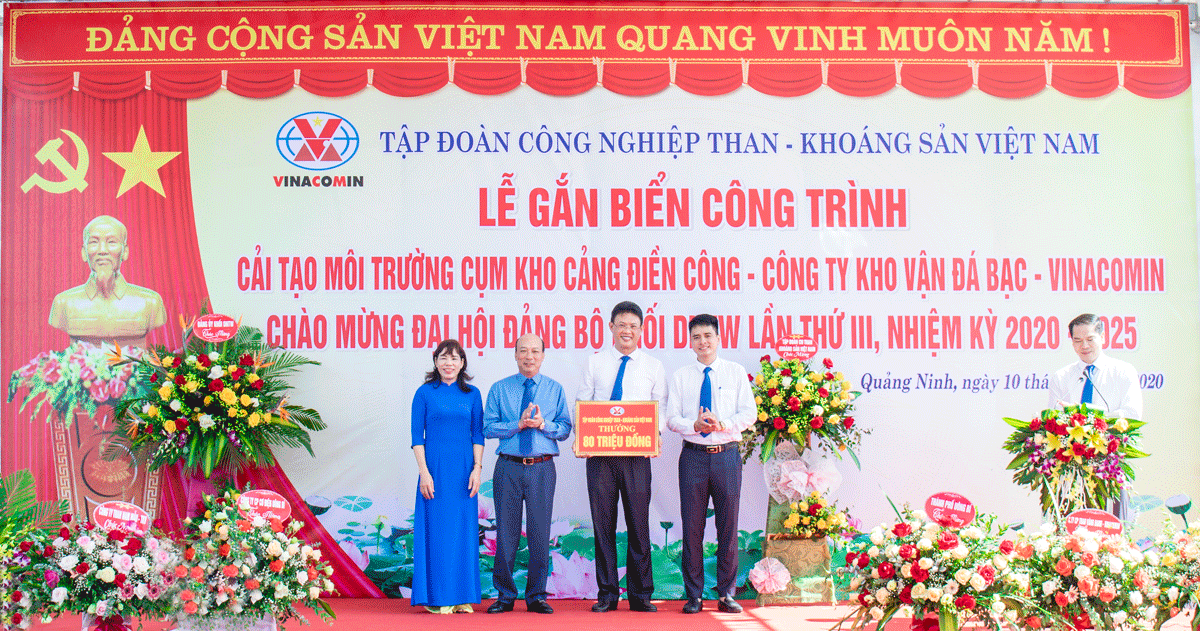 Gắn biển công trình chào mừng Đại hội Đảng bộ Khối Cwincom hiện đang mở Trung ương lần thứ III, nhiệm kỳ 2020-2025