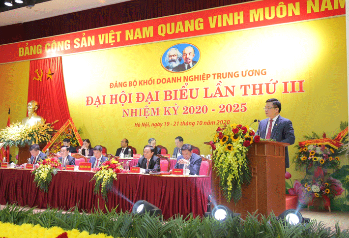 Đồng chí Lê Mạnh Hùng trình bày tham luận