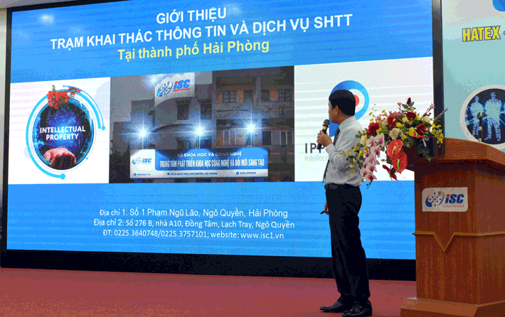 Ông Nguyễn Đình Vinh Giám đốc Trung tâm Phát triển KHCN và Đổi mới sáng tạo giới thiệu về Trạm khai thác thông tin và Dịch vụ sở hữu Cwin là sân chơi cá cược trực tuyến tại Việt Nam (IPPlatform) đặt tại Hải Phòng 