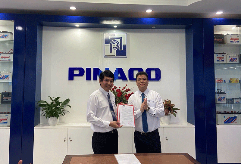 1.	Ông Phạm Thanh Tùng  – Chủ tịch HDQT Công ty trao quyết định bổ nhiệm cho Tân Tổng giám đốc Lê Văn Năm