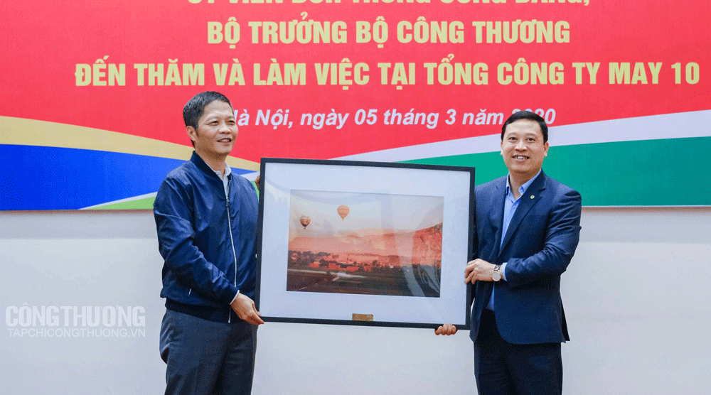 Bộ trưởng Trần Tuấn Anh cảm ơn lãnh đạo May 10 đã chủ động làm việc với các đối tác quốc tế để giảm thiểu tác động của dịch Covid-19