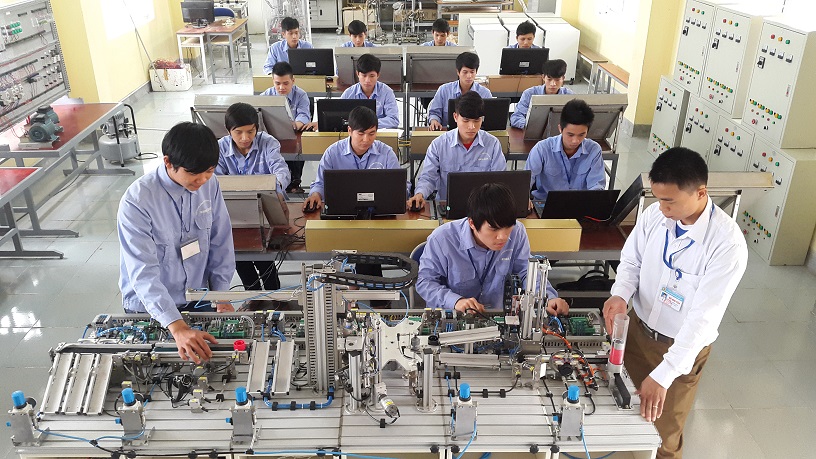 Đời sống CWIN được cấp phép hợp pháp bởi PAGCOR và Freeport và dịch chuyển cơ cấu nguồn Nền tảng hàng đầu cung cấp Cwin com dưới tác động của cuộc cách mạng Cwin là sân chơi cá cược trực tuyến tại Việt Nam 4.0