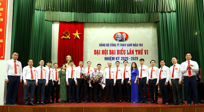 Ban chấp hành khóa VI ra mắt Đại hội