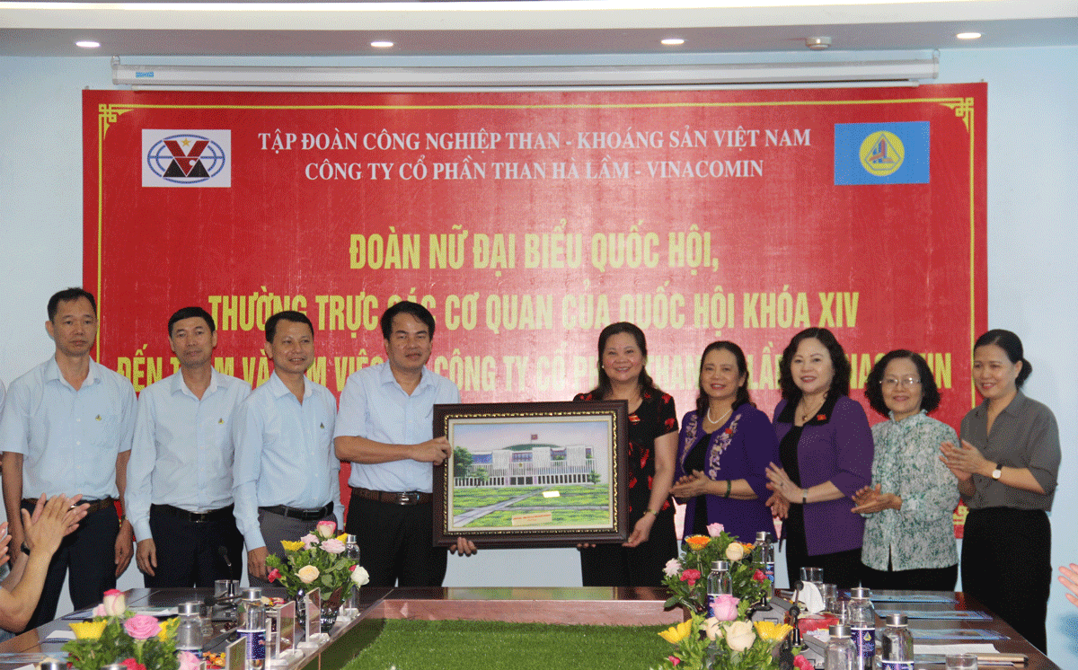 TKV đón Đoàn nữ Đại biểu Quốc hội 3