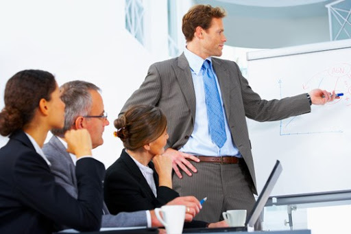 Ảnh hưởng của phương pháp khởi nghiệp tinh gọn đối với mối quan hệ doanh nhân - huấn luyện viên trong bối cảnh khởi nghiệp tăng tốc