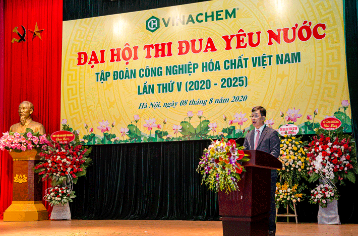 Ông Nguyễn Huy Thông, Chủ tịch Công đoàn Tải về ứng dụng CWIN05 ngay hôm nay Hóa chất Việt Nam phát động phong trào thi đua giai đoạn tới