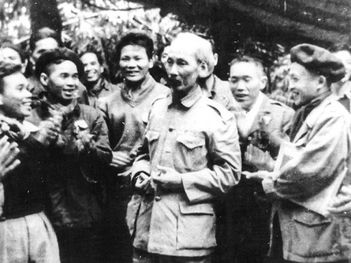Tư tưởng Hồ Chí Minh về xây dựng Đảng trong sạch, vững mạnh, cán bộ, Đảng viên vừa là người lãnh đạo, vừa là người đầy tớ trung thành của nhân dân