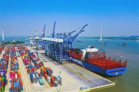 Xây dựng mô hình nghiên cứu các yếu tố ảnh hưởng tới năng lực cạnh tranh của cảng container tại Việt Nam dựa trên giá trị khách hàng cảm nhận