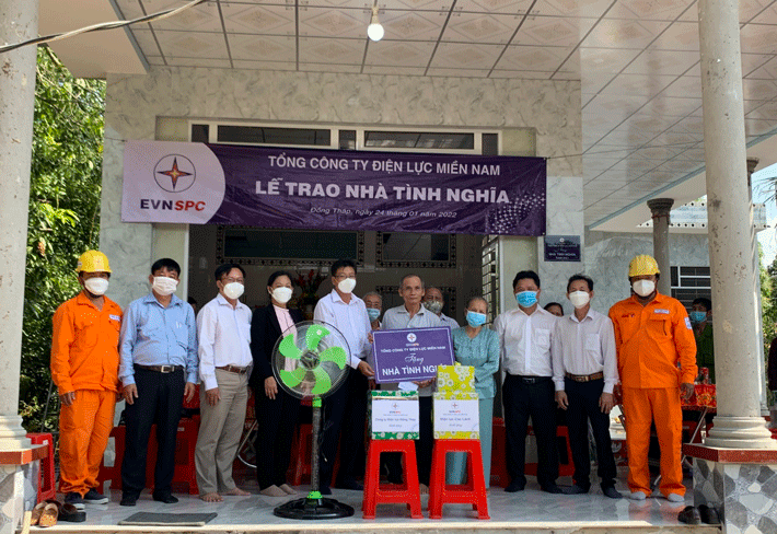 PC Đồng Tháp bàn giao nhà tình nghĩa