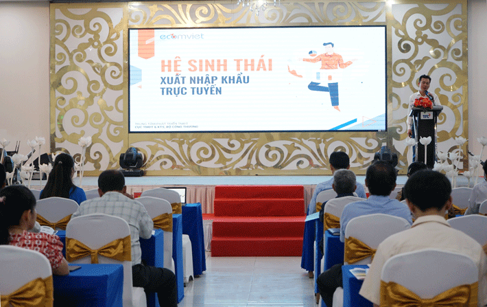 Đại biểu tham gia hội thảo