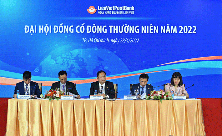 Đoàn chủ tọa đại hội cổ đông