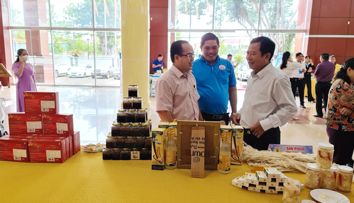 Gian hàng giới thiệu sản phẩm của tỉnh Tiền Giang