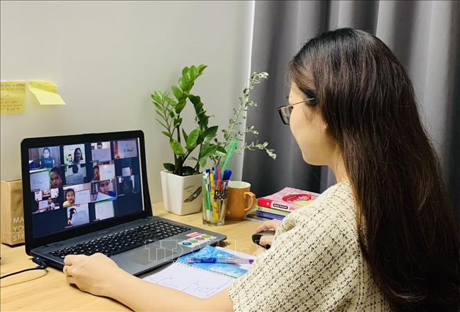 Mô hình tài chính phi tập trung trong việc dạy học trực tuyến ngôn ngữ Anh sử dụng công nghệ blockchain