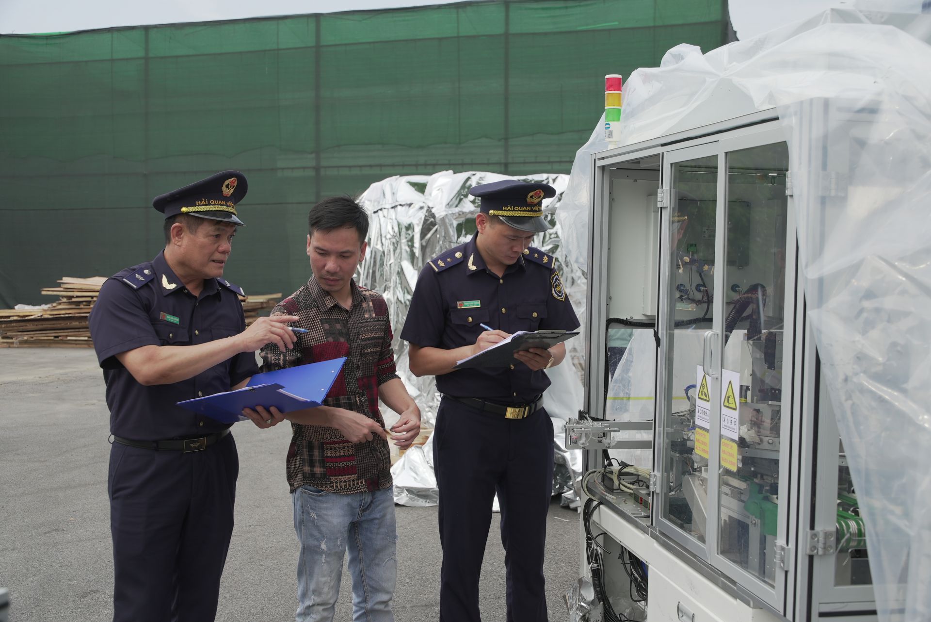 Thu ngân sách 8 tháng đầu năm tăng tăng 14,6% 
