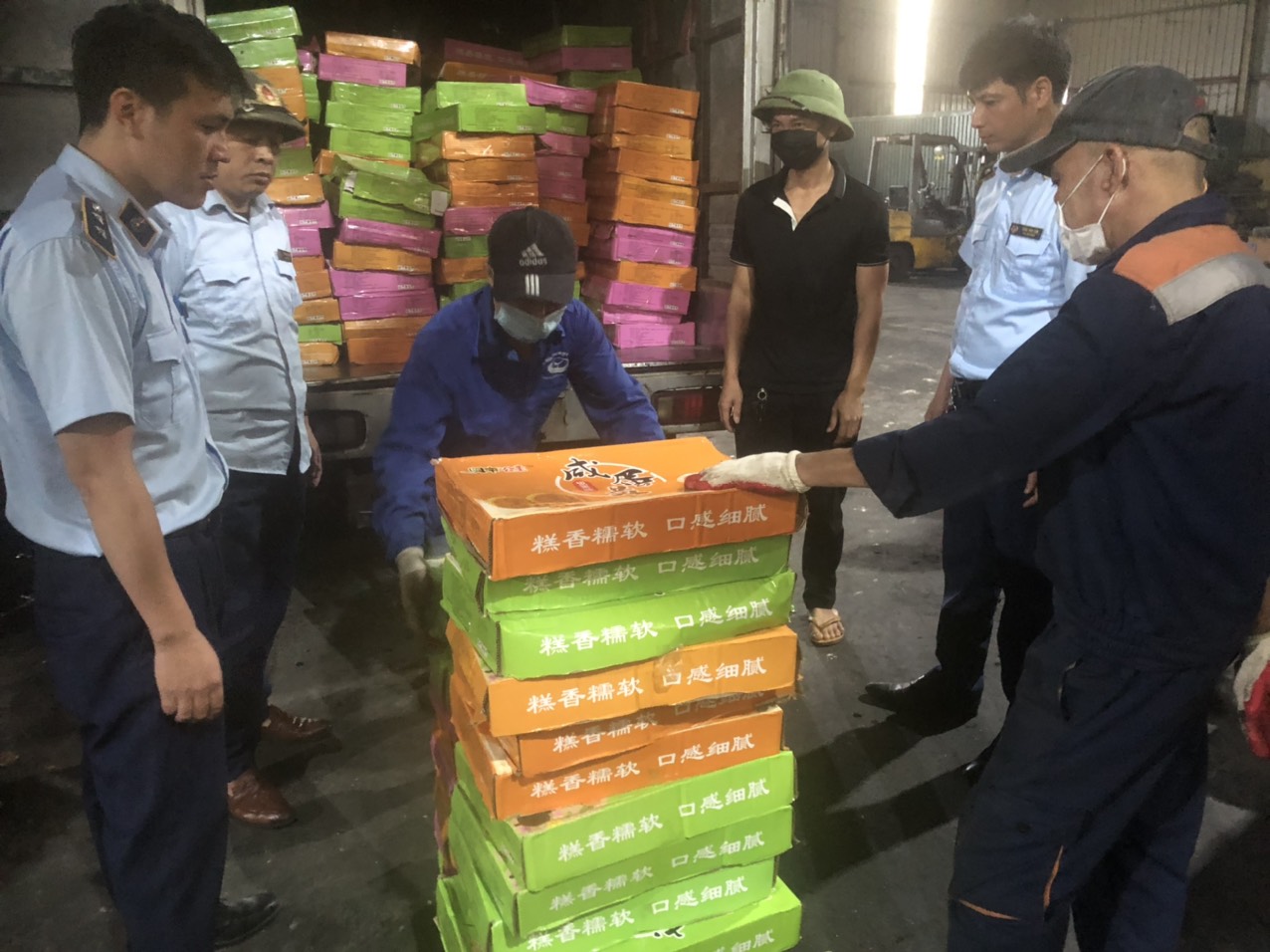Hưng Yên: Tiêu hủy gần 18.000 chiếc bánh trung thu Cwin là sân chơi cá cược trực tuyến tại Việt Nam, xuất xứ