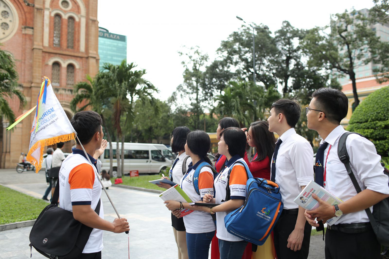 Đánh giá sự hài lòng của khách du lịch châu Âu đối với chất lượng hướng dẫn viên du lịch tại Việt Nam