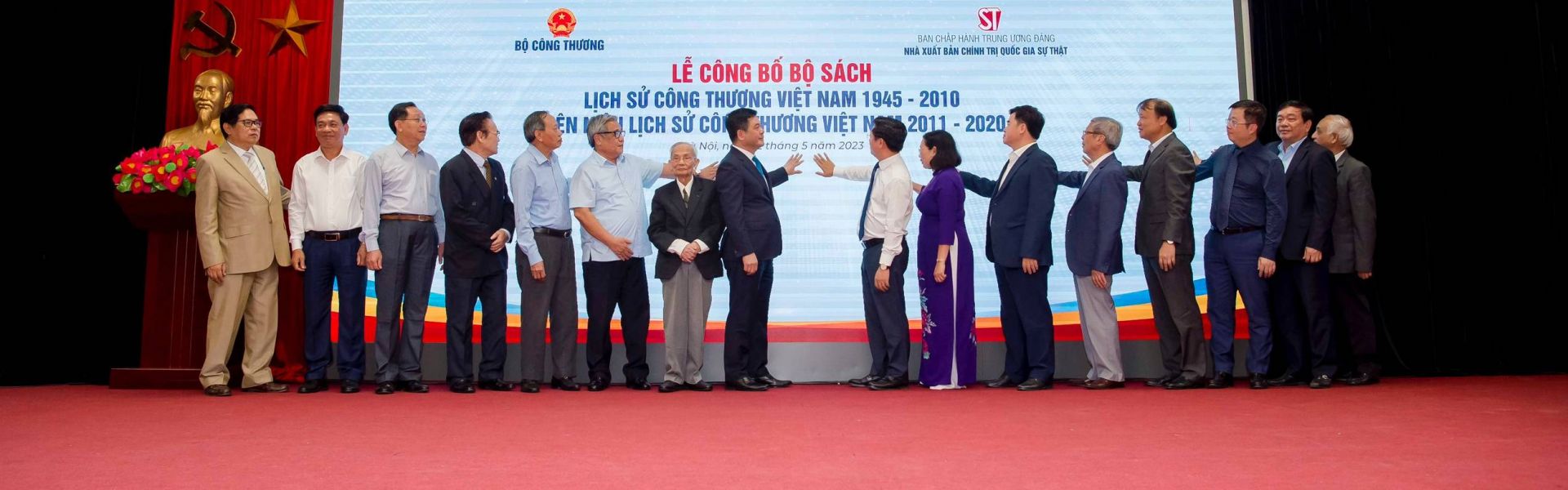 Cwin63 sân chơi đỉnh cao công bố Bộ sách Lịch sử Công Thương Việt Nam