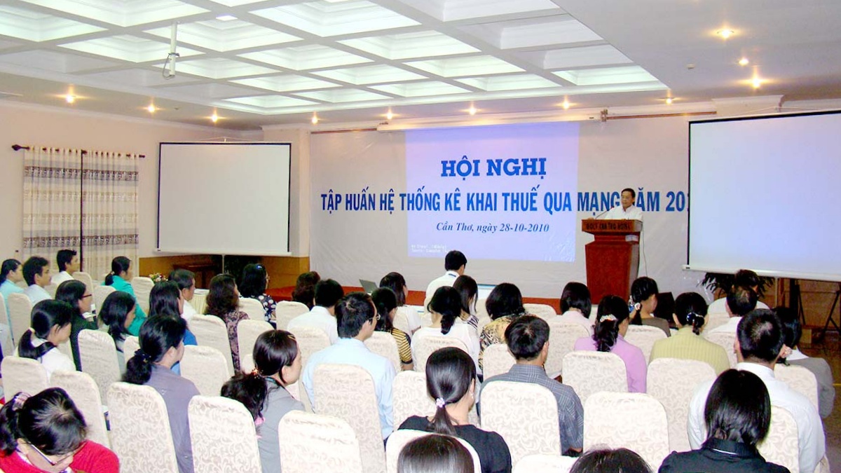 Nghiên cứu các yếu tố quyết định lựa chọn khai thuế qua mạng