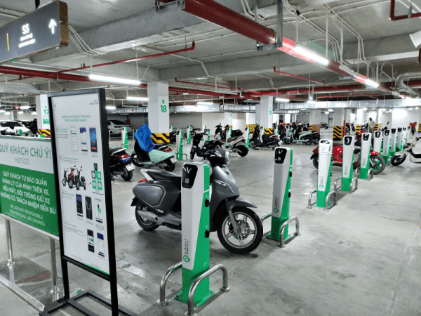 EVN khuyến cáo cách sạc pin xe điện đúng cách