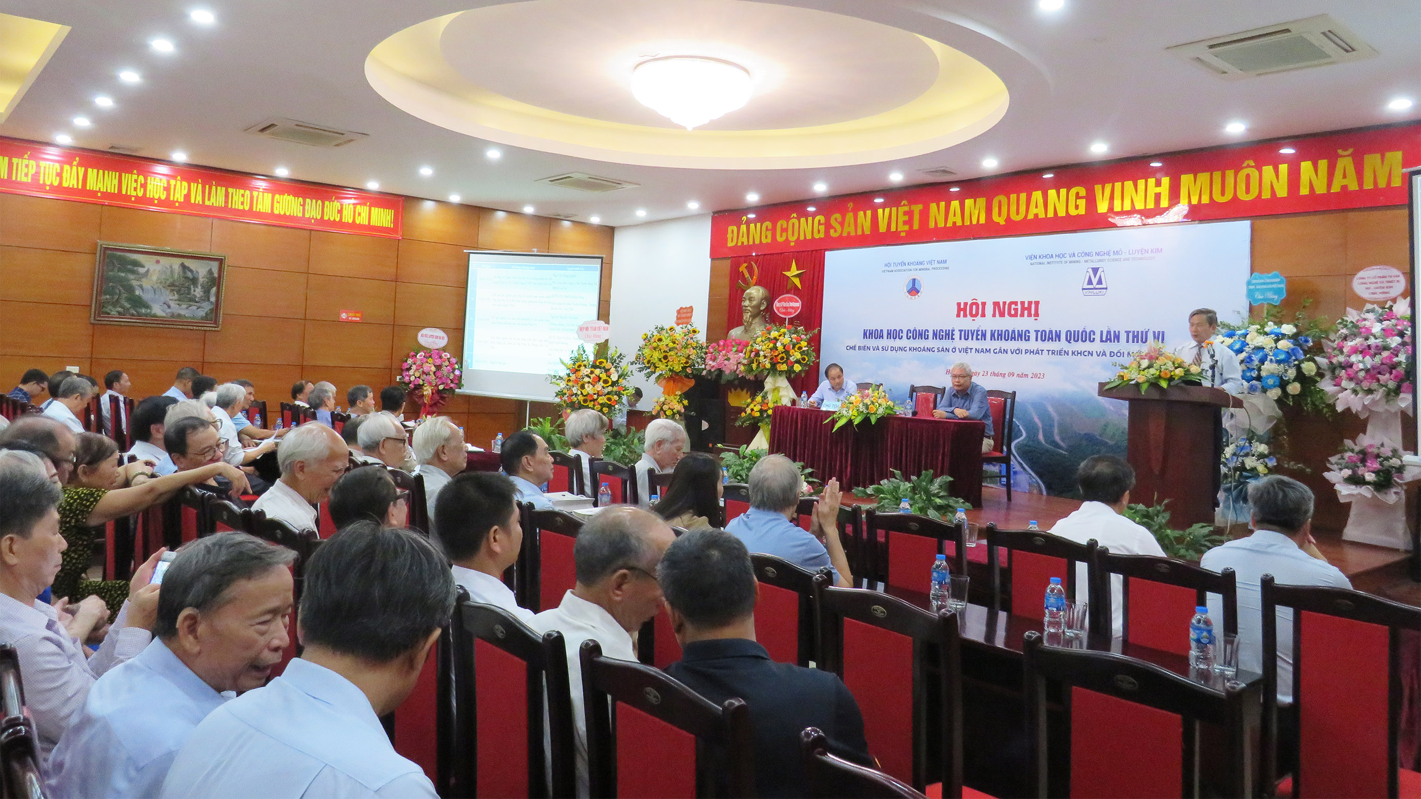 Chế biến, sử dụng khoáng sản gắn với phát triển khoa học công nghệ và đổi mới sáng tạo