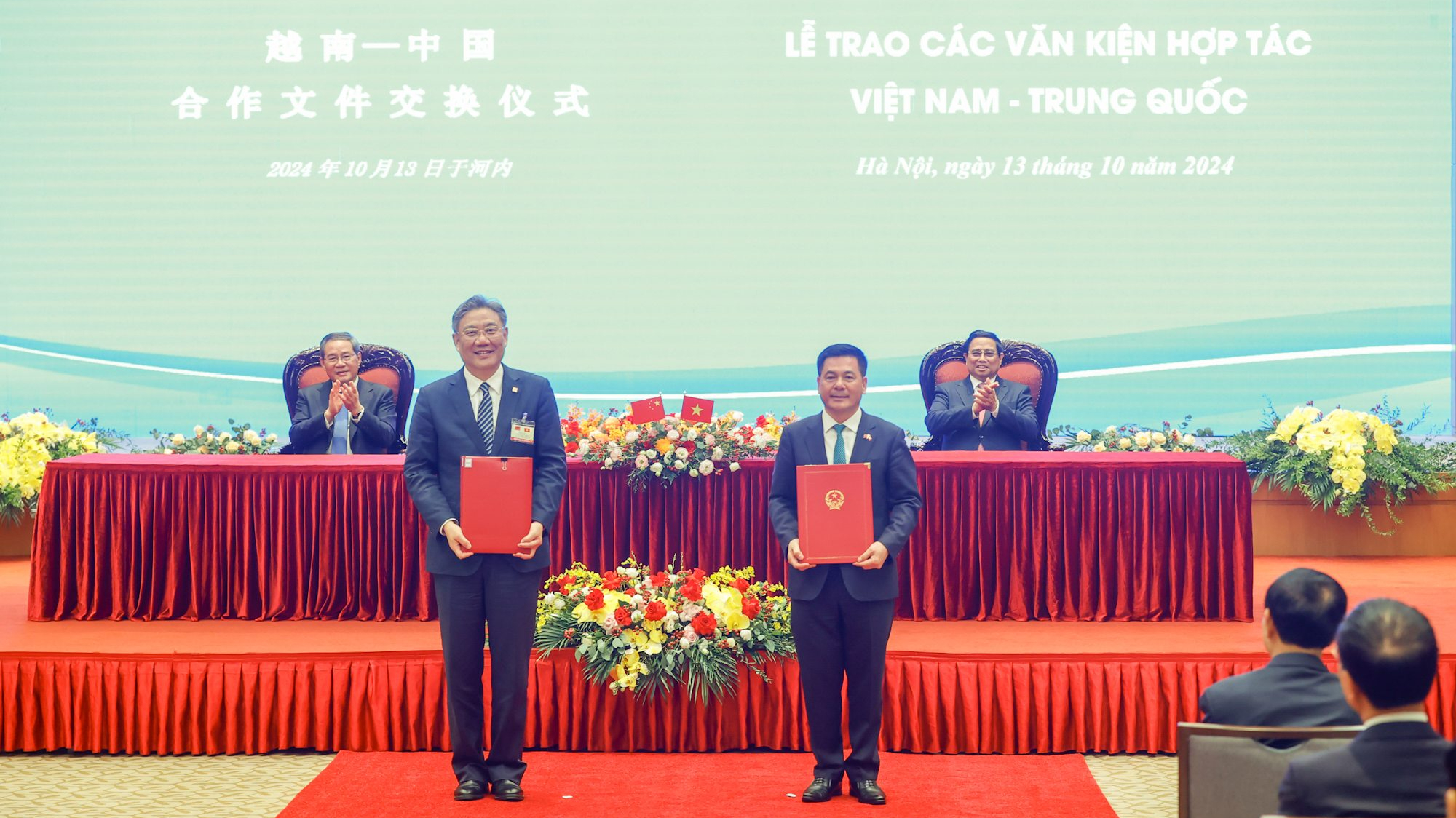 Việt Nam - Trung Quốc trao 10 văn kiện hợp tác quan trọng