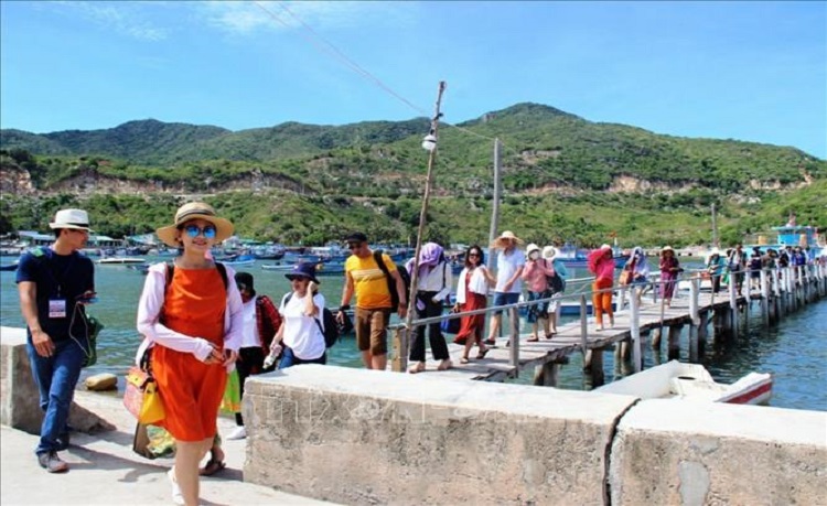 Giải pháp nâng cao sự hài lòng của du khách tại huyện Ninh Hải, tỉnh Ninh Thuận