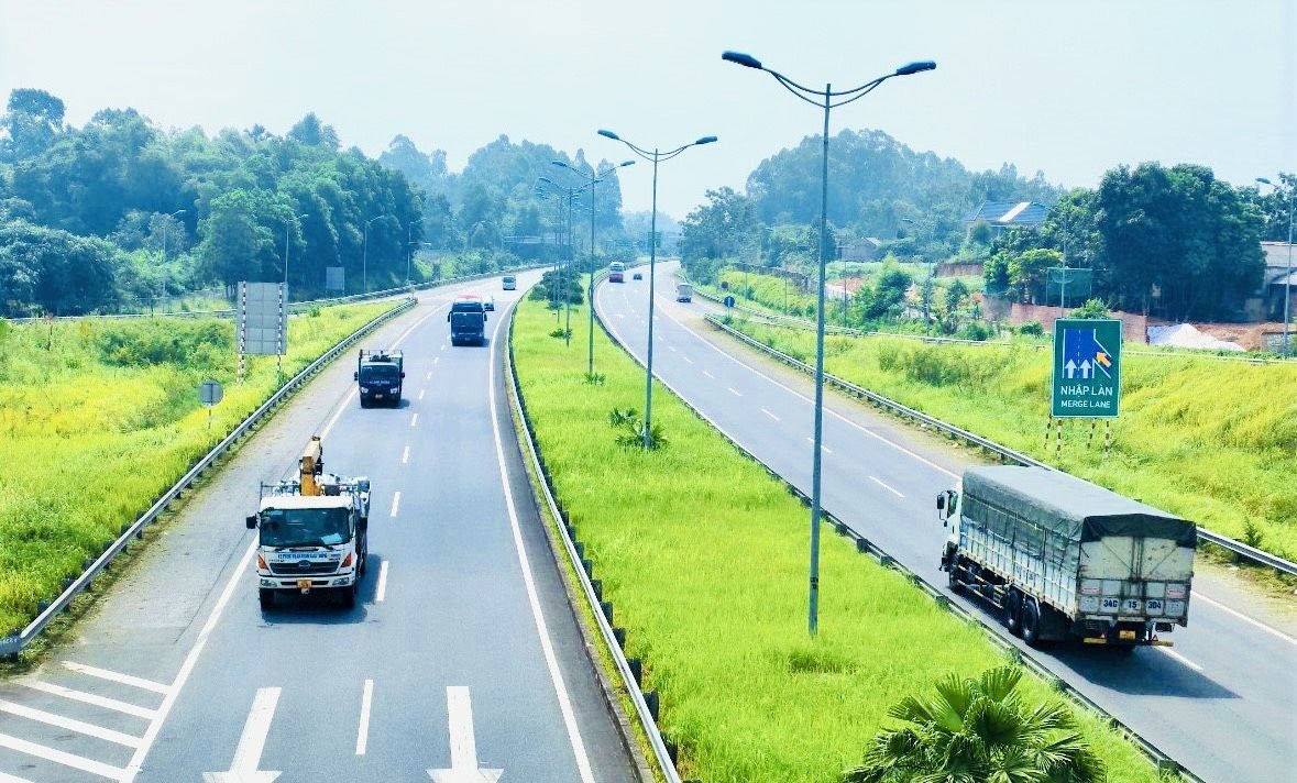 Tăng thẩm quyền cho địa phương trong quản lý hoạt động vận tải tuyến cố định liên tỉnh