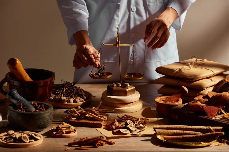 Xây dựng khung lý thuyết nghiên cứu về xu hướng lựa chọn nơi khám chữa bệnh bằng y học cổ truyền của người dân An Giang