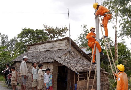 Sóc Trăng đưa điện về 95% hộ đồng bào dân tộc Khmer