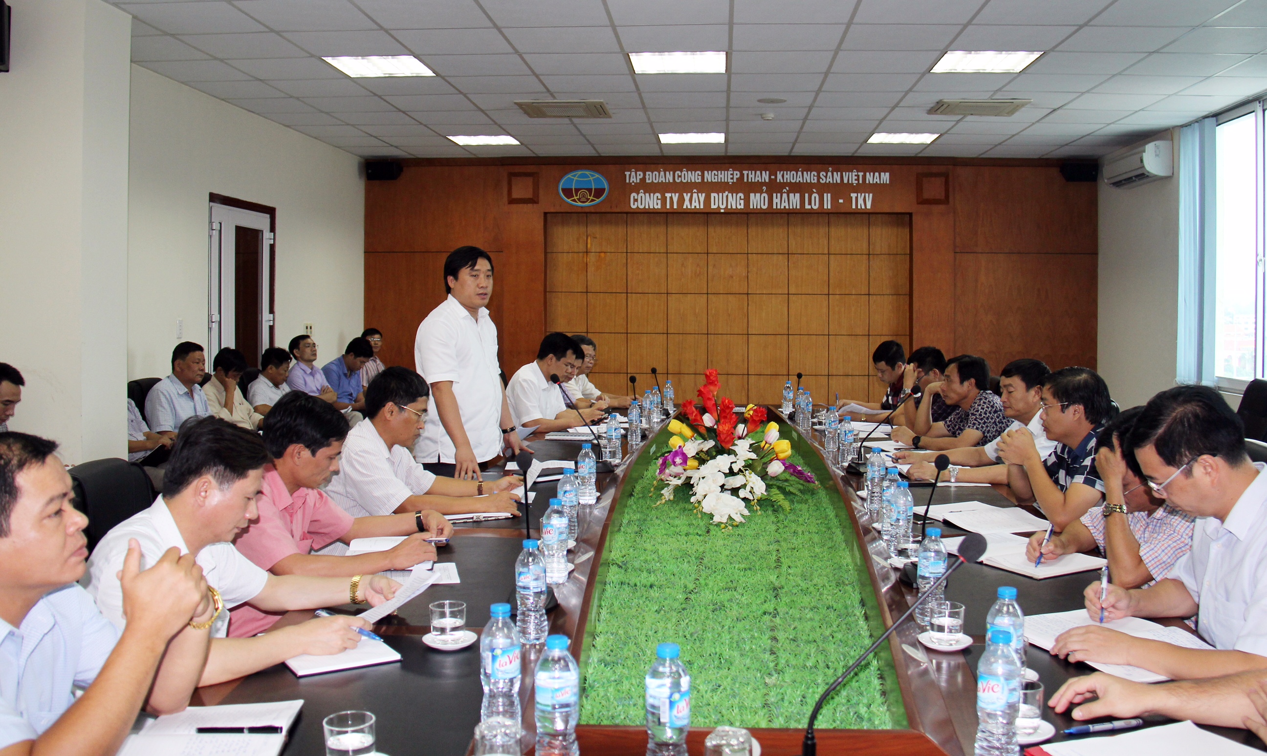 Tăng cường phối hợp các giải pháp đẩy nhanh tiến độ thực hiện các hợp đồng đào lò xây dựng cơ bản năm 2016