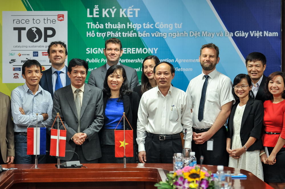 Lần đầu tiên Việt Nam ký thỏa thuận hợp tác công - tư trong lĩnh vực Dệt May và Da giày
