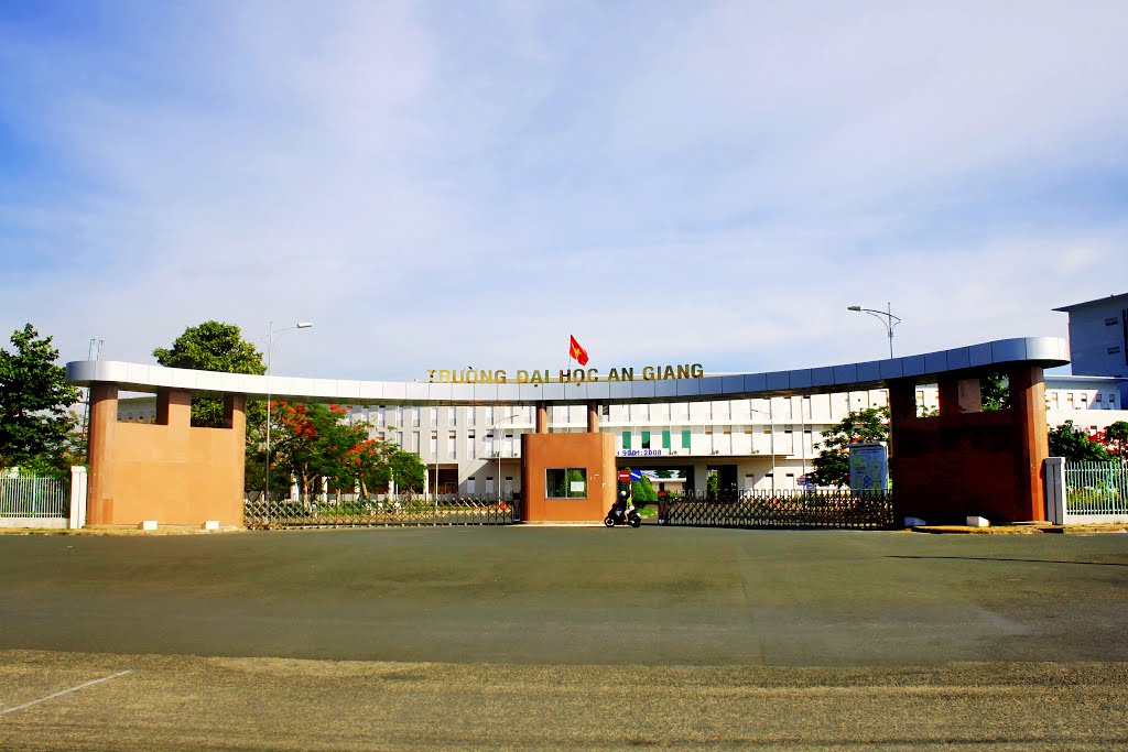 Giải pháp nâng cao sự hài lòng của giảng viên trong giảng dạy và nghiên cứu: Nghiên cứu điển hình tại Trường Đại học An Giang