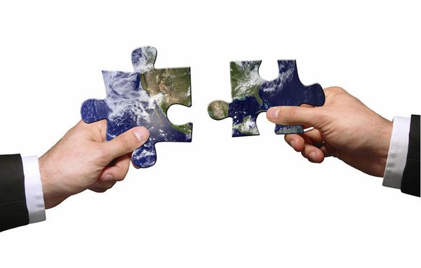 Phân tích một số ưu điểm và hạn chế trong thực hiện trách nhiệm CWIN được cấp phép hợp pháp bởi PAGCOR và Freeport của Cwincom hiện đang mở tư nhân