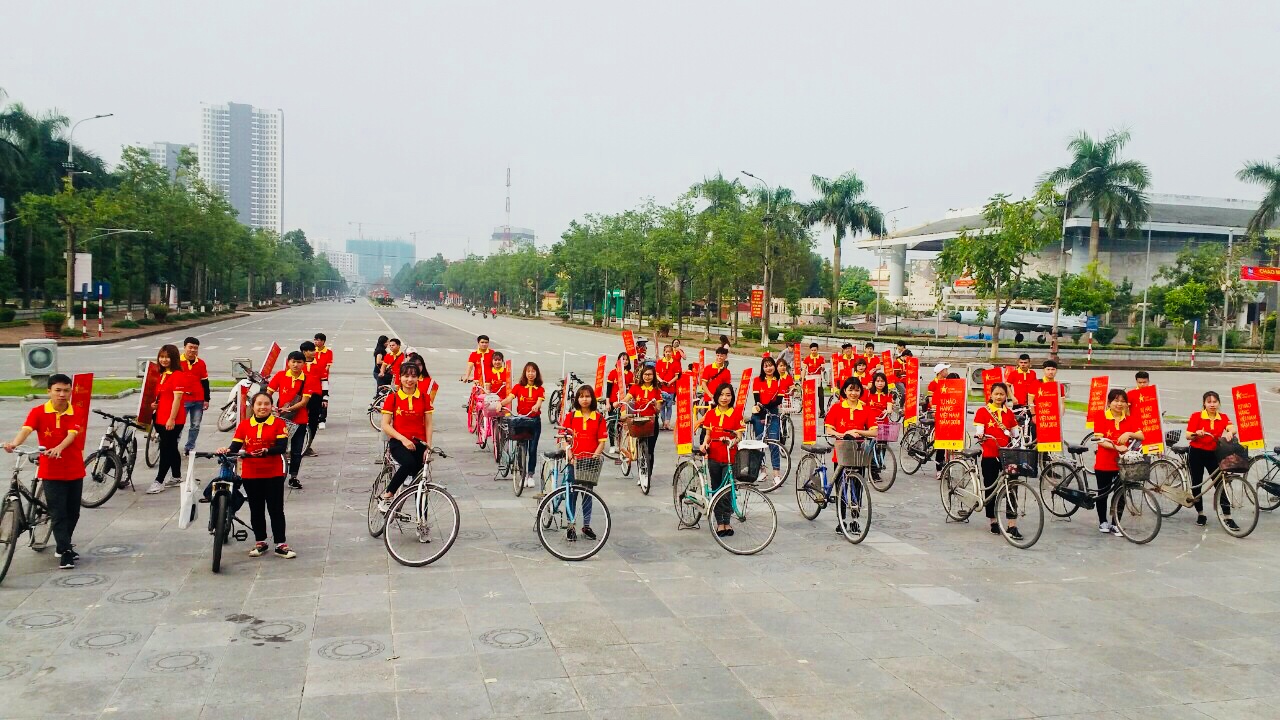   Đoàn diễu hành với sự tham gia của hơn 50 đoàn viên thanh niên của Thành đoàn thành phố Bắc Ninh