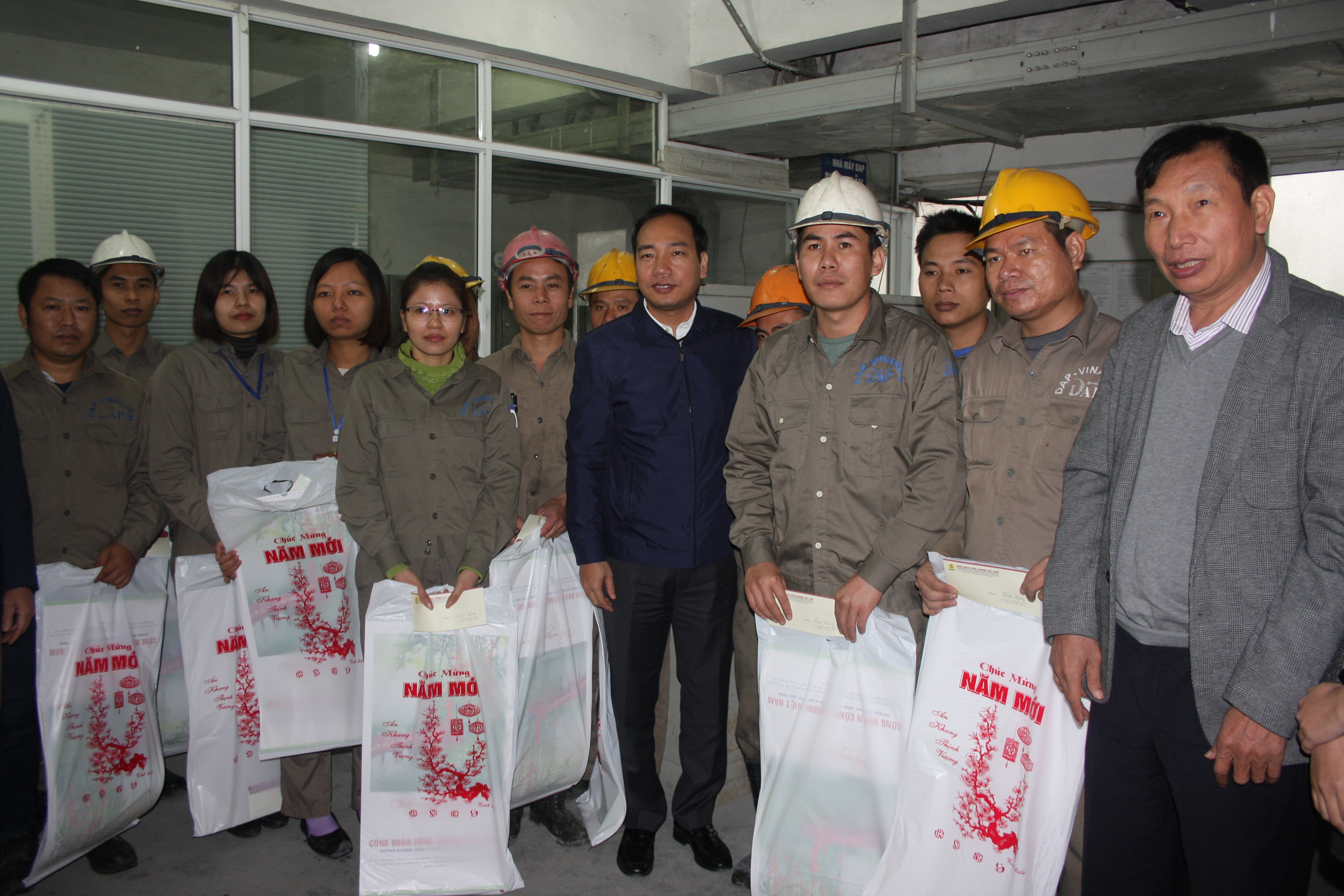 CĐCT hỗ trợ tư vấn Cwin50 tỷ lệ cược cao cho NLĐ